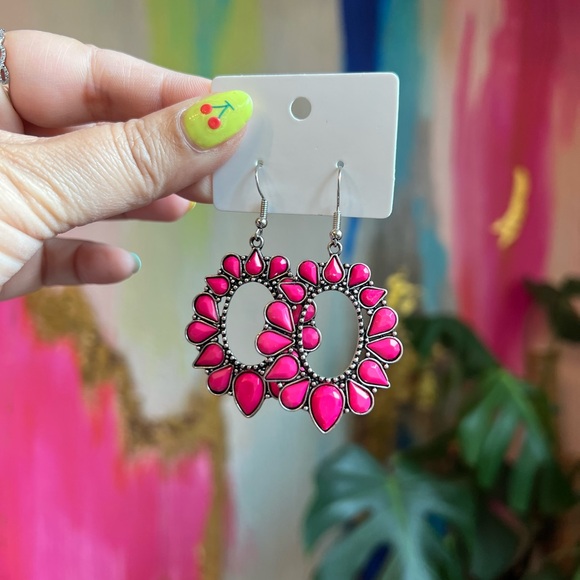 Jewelry - Pink boho western earrings